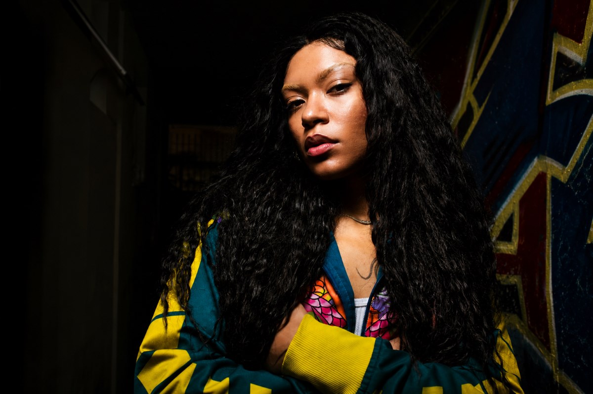 Mya Akoma lança “O Que é Meu Vem” e reforça força da cena reggae independente brasileira